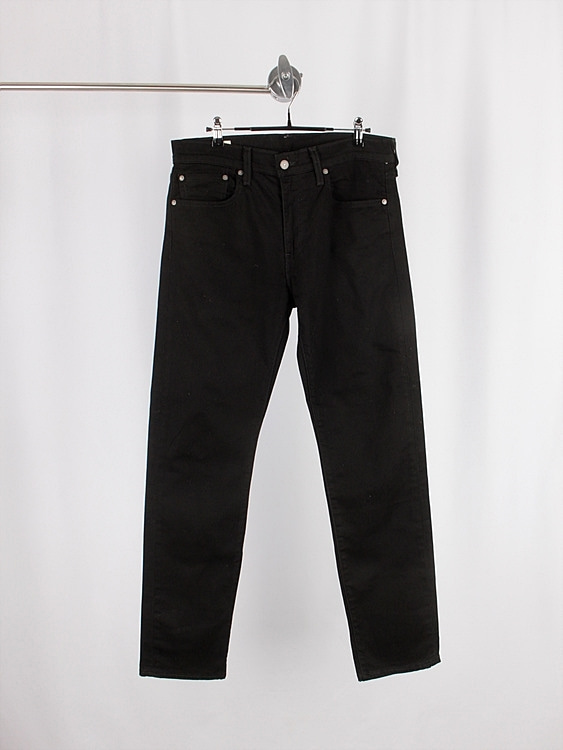 LEVI&#039;S 502 black denim pants (32.2 inch)