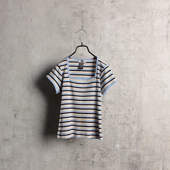ONE STEP UP square neck slim tee